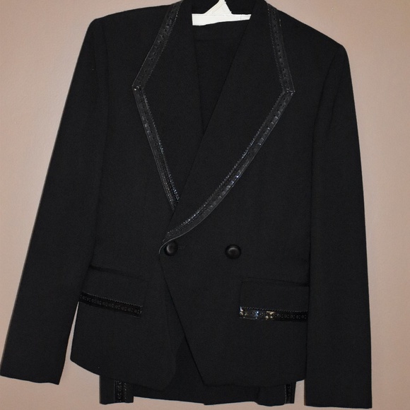 Ladies 2 Piece Christian Dior Suit - Picture 3 of 5